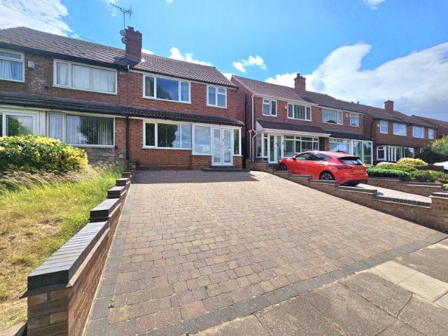 3 bedroom semi detached house for sale