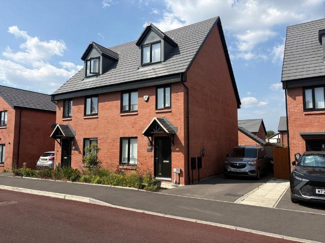 3 bedroom semi detached house for sale
