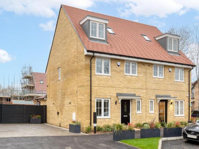 3 bedroom semi detached house for sale