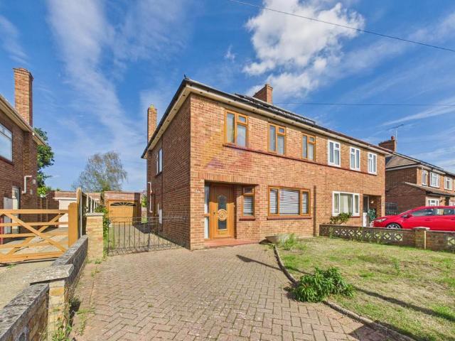3 bedroom semi detached house for sale