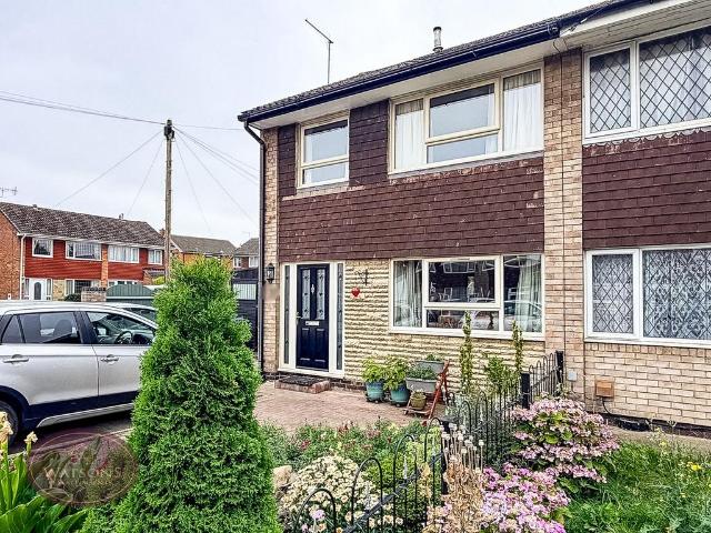 3 bedroom semi detached house for sale
