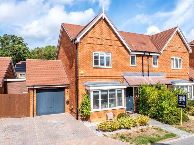 3 bedroom semi detached house for sale
