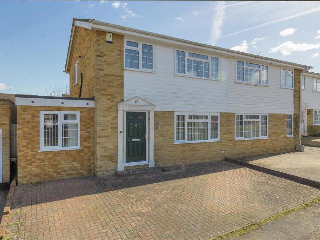 4 bedroom semi detached house for sale