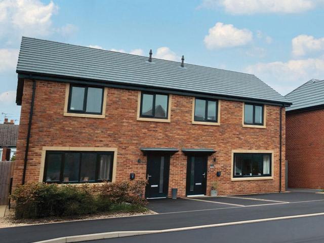 3 bedroom semi detached house for sale