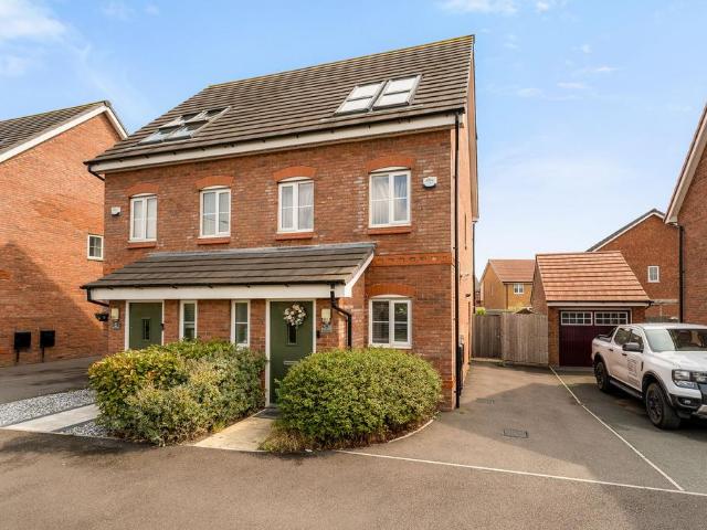 3 bedroom semi detached house for sale