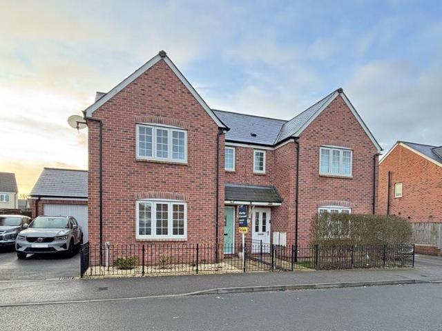 3 bedroom semi detached house for sale