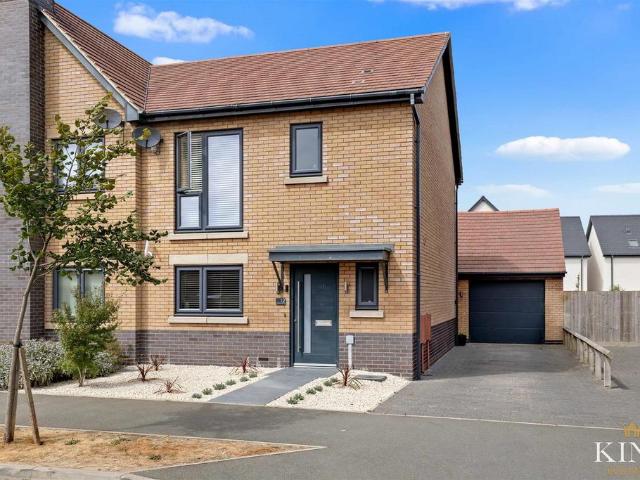 3 bedroom semi detached house for sale