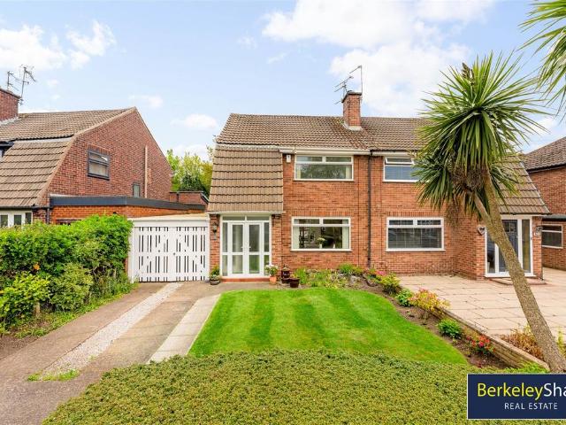 3 bedroom semi detached house for sale