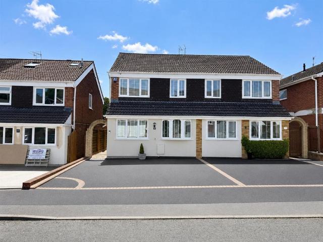 3 bedroom semi detached house for sale