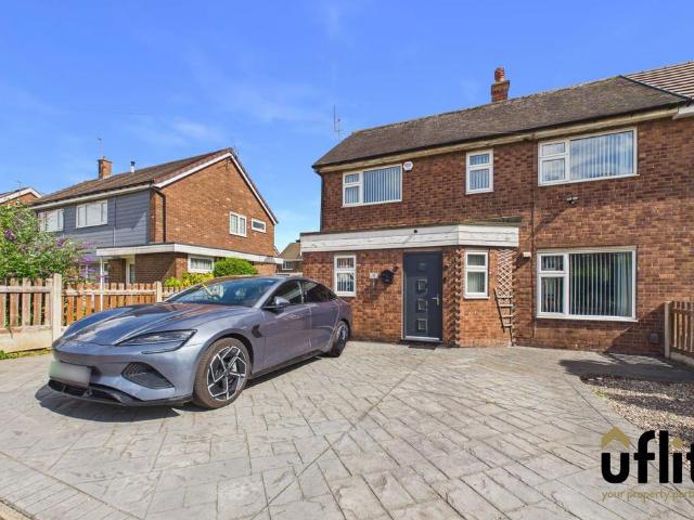 3 bedroom semi detached house for sale