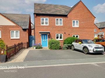 3 bedroom semi detached house for sale