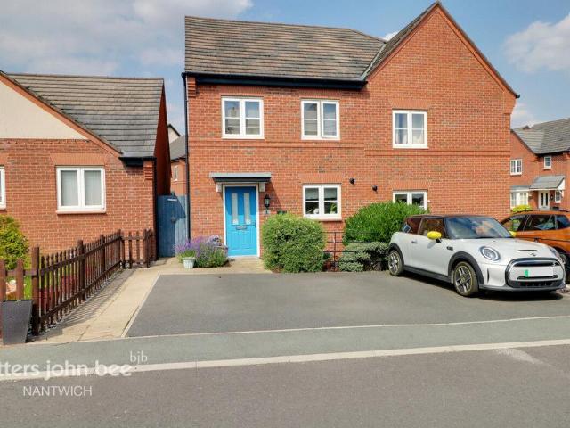 3 bedroom semi detached house for sale