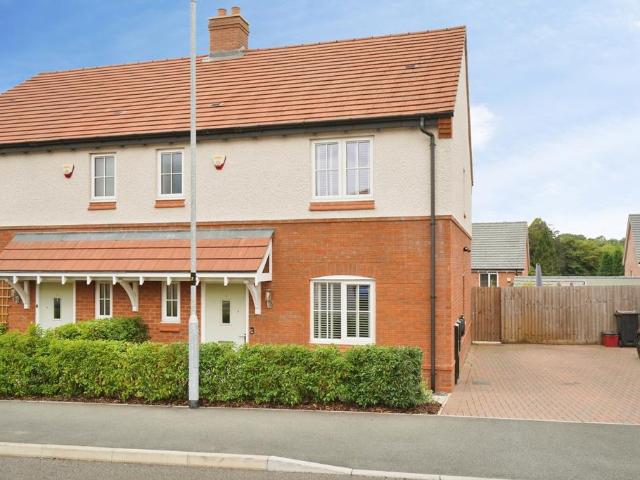 3 bedroom semi detached house for sale