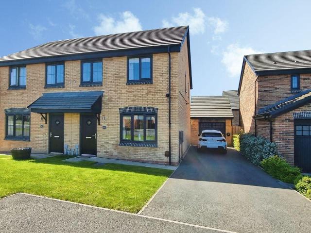 3 bedroom semi detached house for sale