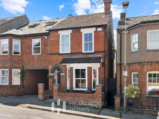 3 bedroom end of terrace house for sale