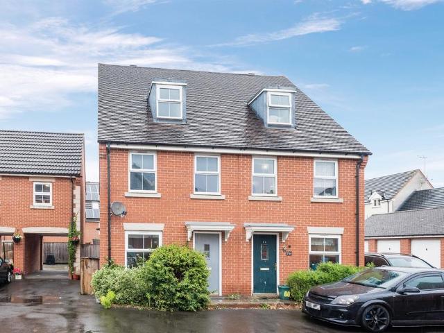 3 bedroom semi detached house for sale