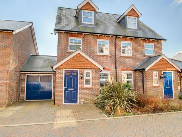 3 bedroom semi detached house for sale
