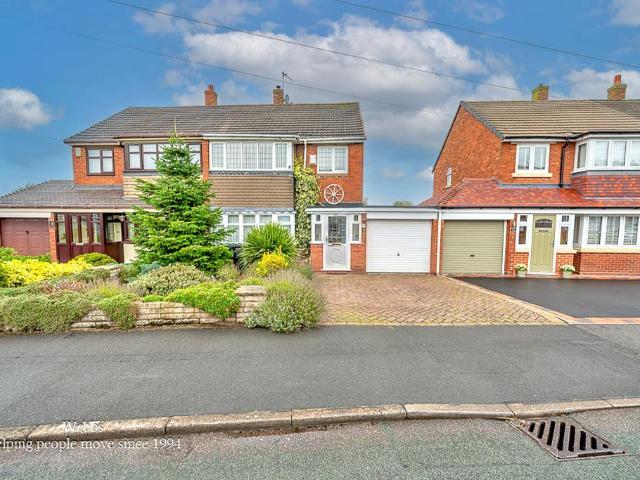 3 bedroom semi detached house for sale