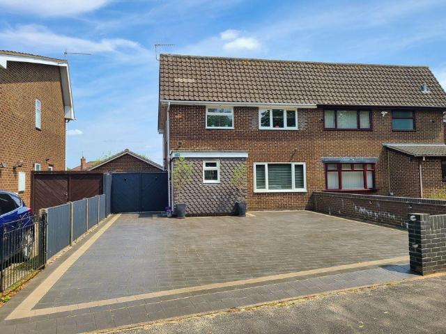 3 bedroom semi detached house for sale