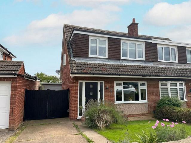 3 bedroom semi detached house for sale