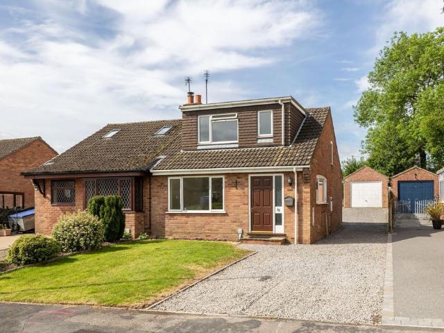 3 bedroom semi detached house for sale