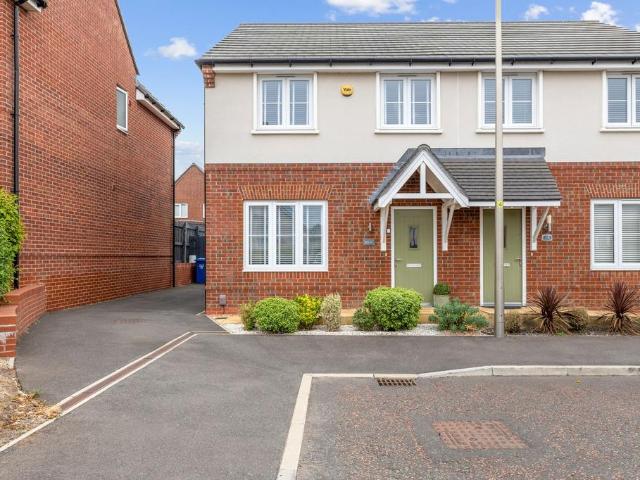 3 bedroom semi detached house for sale
