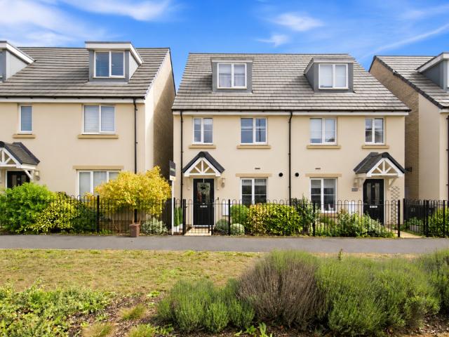 3 bedroom semi detached house for sale