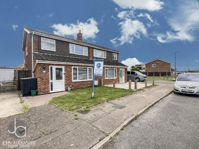 3 bedroom semi detached house for sale
