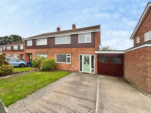 3 bedroom semi detached house for sale