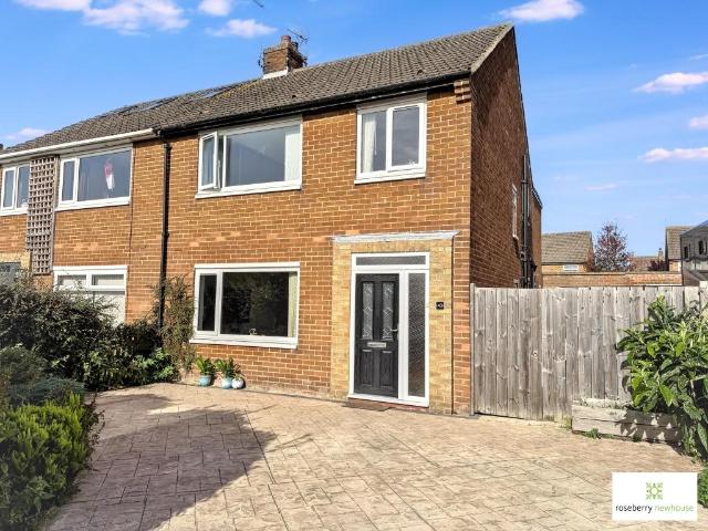 3 bedroom semi detached house for sale