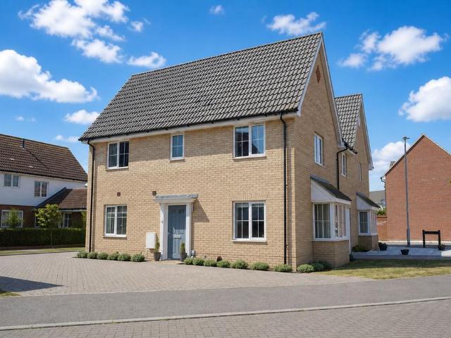 3 bedroom semi detached house for sale