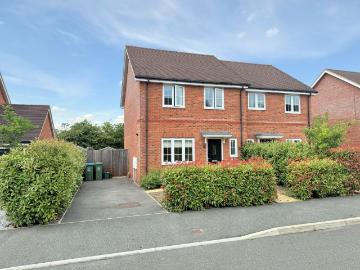 3 bedroom semi detached house for sale