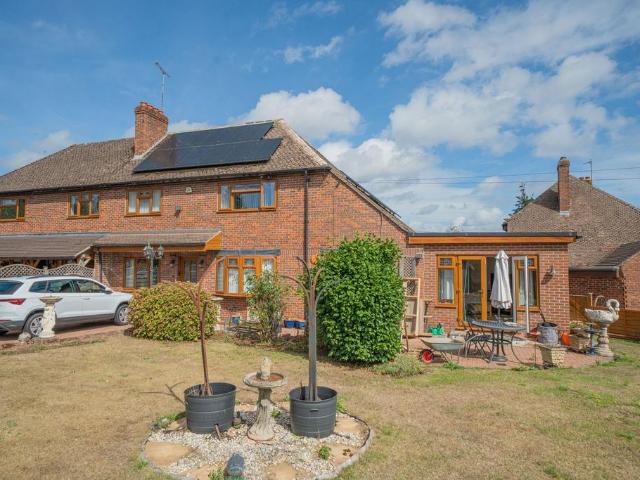 3 bedroom semi detached house for sale