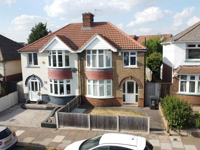 3 bedroom semi detached house for sale