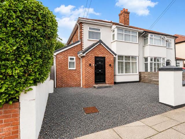 3 bedroom semi detached house for sale
