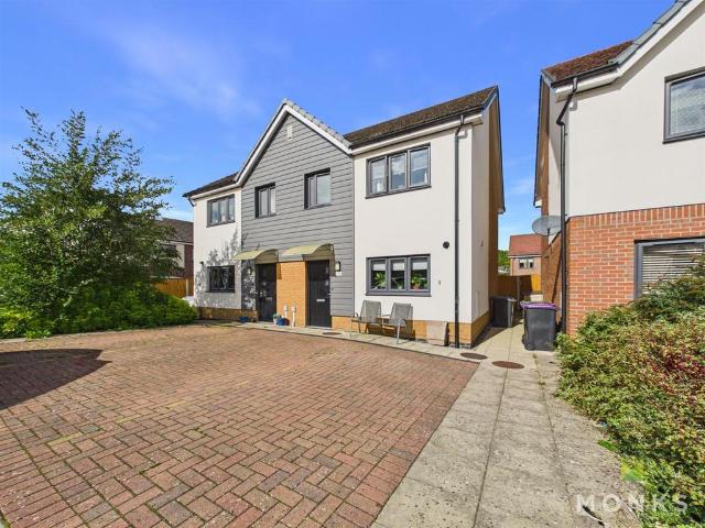 3 bedroom semi detached house for sale