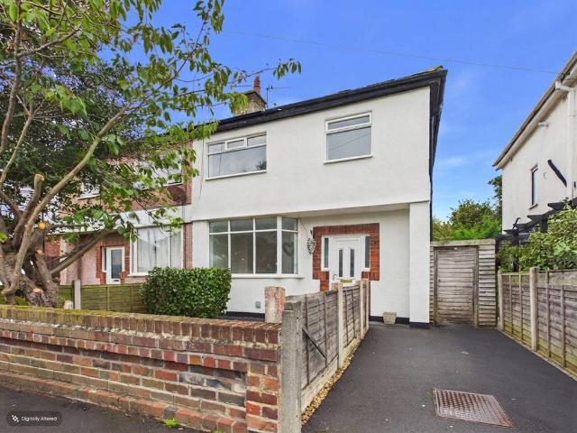 3 bedroom semi detached house for sale