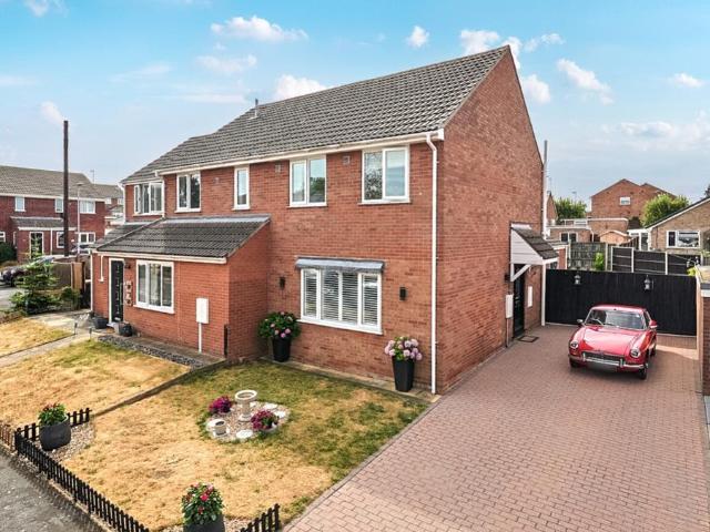 3 bedroom semi detached house for sale