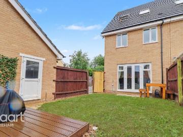 3 bedroom semi detached house for sale