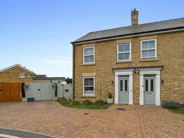 3 bedroom semi detached house for sale