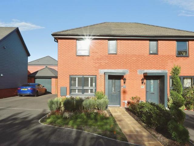 3 bedroom semi detached house for sale
