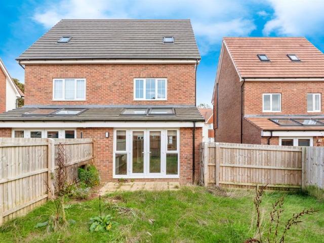 3 bedroom semi detached house for sale