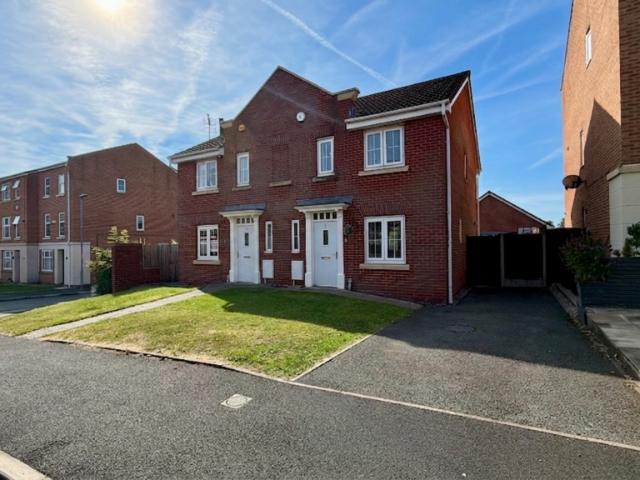 3 bedroom semi detached house for sale