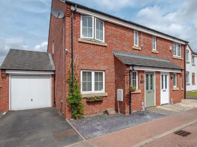 3 bedroom semi detached house for sale