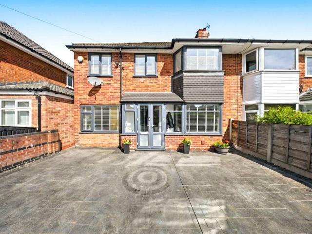 3 bedroom semi detached house for sale