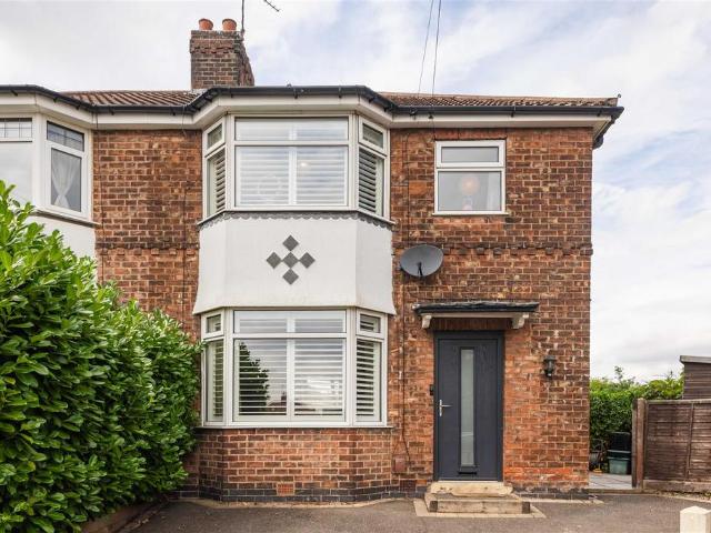3 bedroom semi detached house for sale
