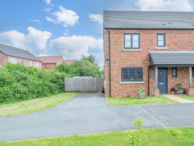 3 bedroom semi detached house for sale