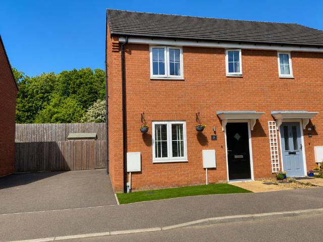 3 bedroom semi detached house for sale