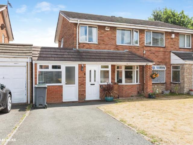 3 bedroom semi detached house for sale