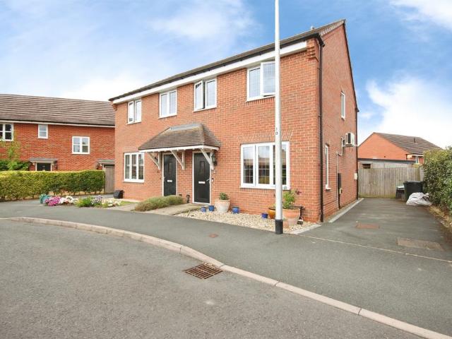 3 bedroom semi detached house for sale